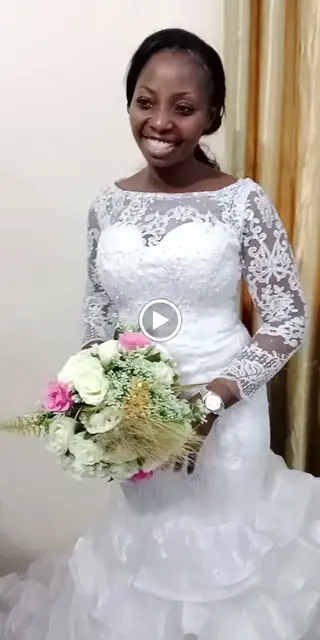 Bride in a lace mermaid gown